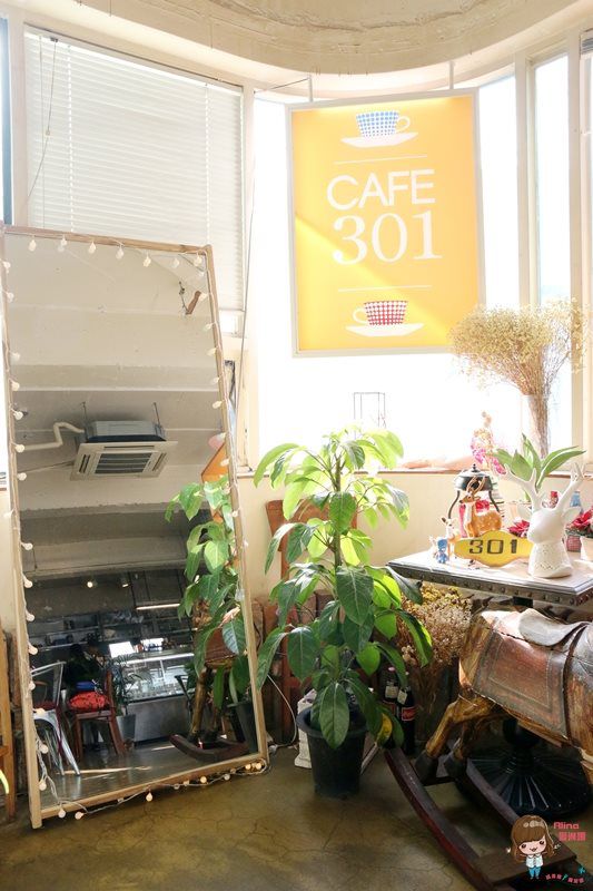 【釜山自由行】Cafe 301 카페 301 可愛咖啡館 慶星釜星大學站 草莓鬆餅 草莓雕花拿鐵