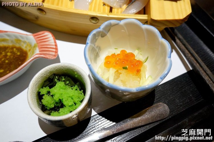 花蓮芝麻開門日式料理 用船裝的整咖生魚片刺身定食