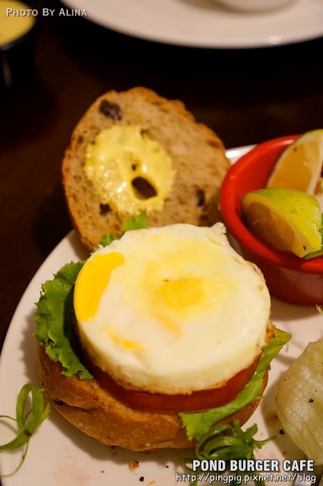 台北 POND BURGER CAFE 早午餐木盆沙拉配骰子牛漢堡