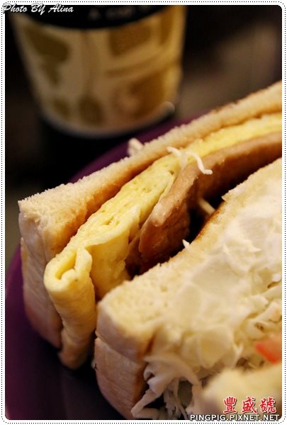 士林豐盛號台北排隊美食炭烤三明治配高大紅茶牛奶
