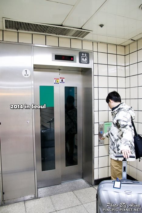 首爾地鐵電梯
