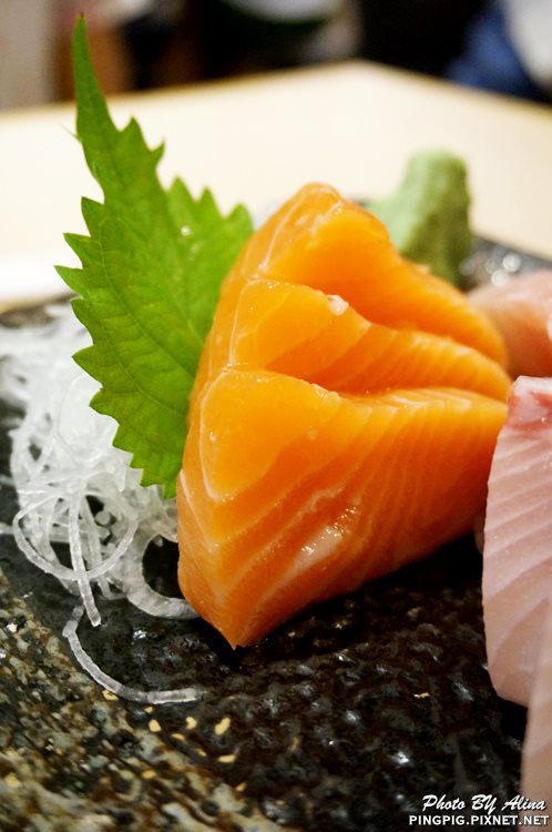 【台北美食】躼腳日式料理 身長腳海鮮丼飯,鮭魚生魚片好肥美