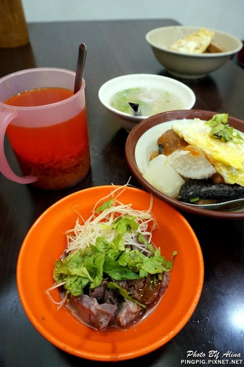 【台北美食】阿伯蛋包麵 東湖店｜傳統古早味乾拌麵甜不辣