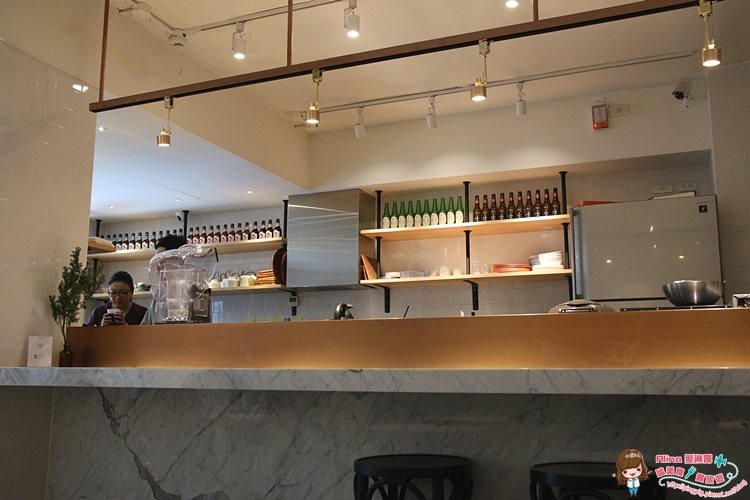 【台北美食】米販咖啡 北歐木頭極簡風咖啡館，抹茶戚風下午茶