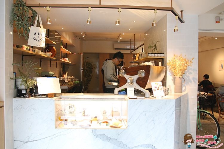 【台北美食】米販咖啡 北歐木頭極簡風咖啡館，抹茶戚風下午茶