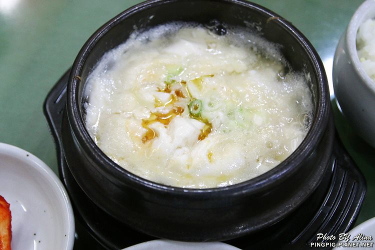 【首爾美食】梨大BaB韓式拌飯｜傳統家庭式拌飯跟豆腐鍋