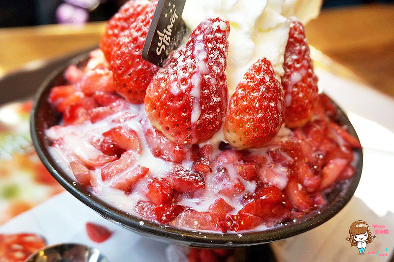 【首爾美食】弘大 雪冰설빙 夏季限定 芒果葡萄柚雪花冰 冬季最愛草莓煉乳雪花冰