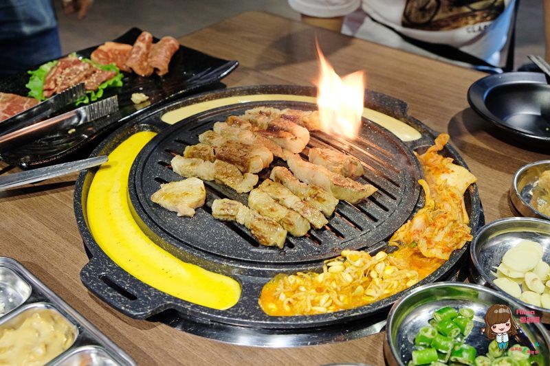 【台北美食】市府站-Woosan 韓式烤肉店｜部隊鍋套餐配爐邊起司超搭