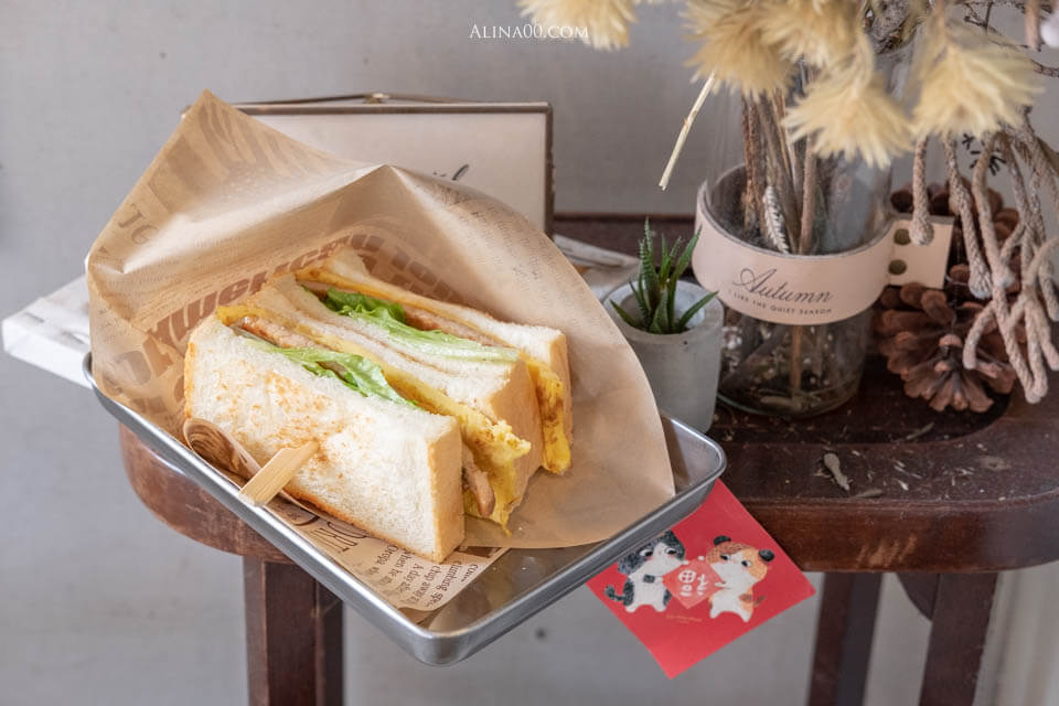 【台北美食】長板凳工作室-自製吐司三明治，烤奶酥厚片超優秀！