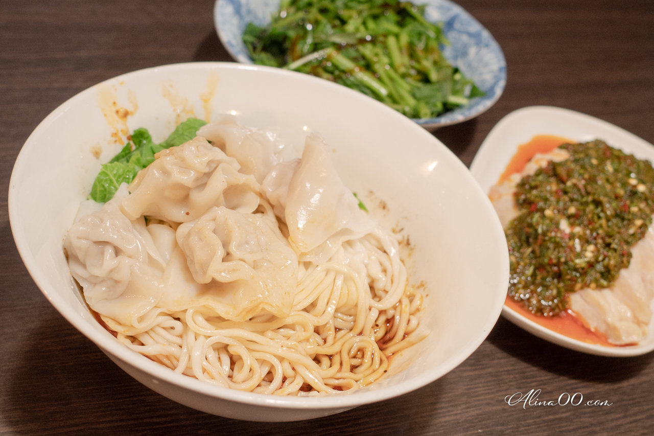 【台北美食】成都抄手 紅油炒手麵香辣夠味、怪味雞怪好吃