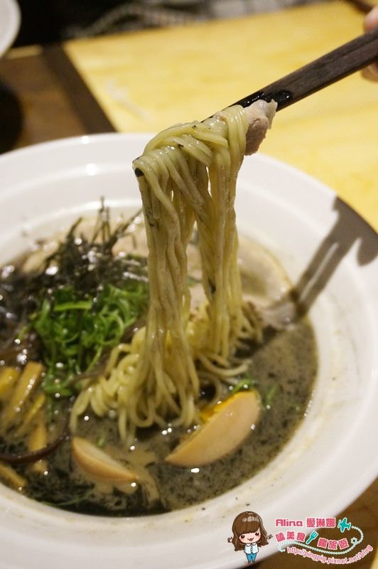 【花蓮食記】匠心食堂 日式拉麵店,濃郁黑嚕嚕的墨魚拉麵好特別